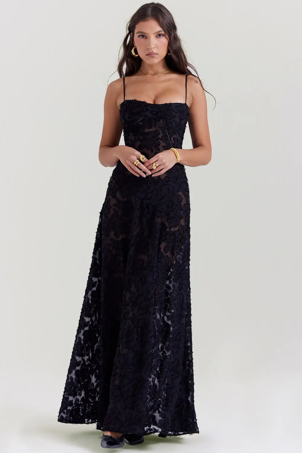 Vestido largo de verano con espalda abierta y tirantes ajustables