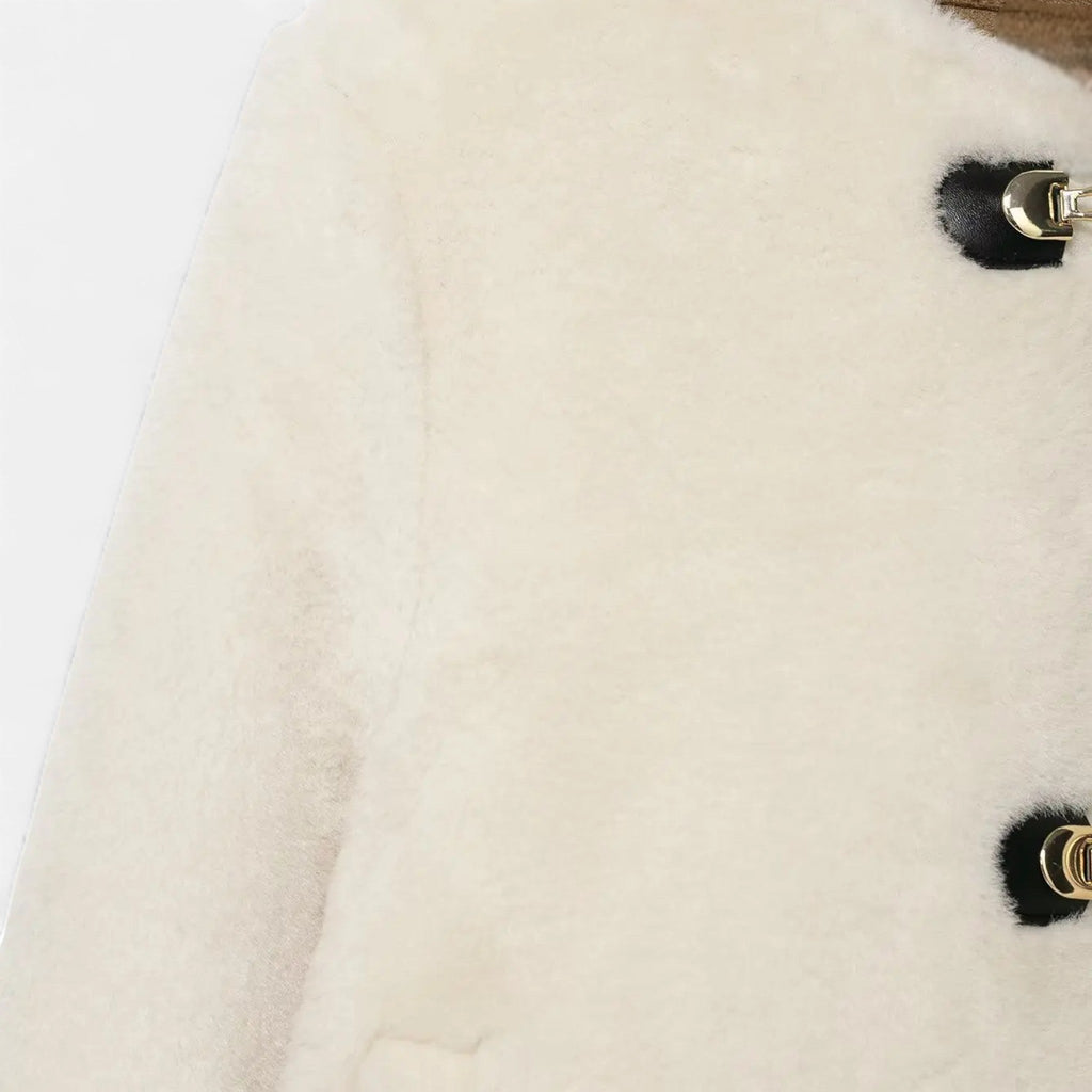 Chaqueta de mujer con botones de palanca y piel sintética