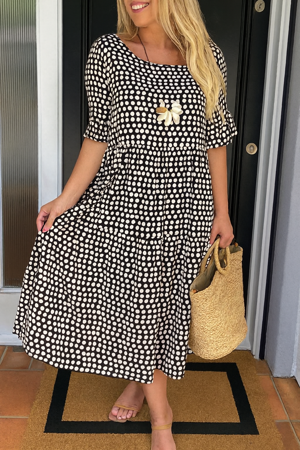 Vestido midi de manga corta con ajuste holgado