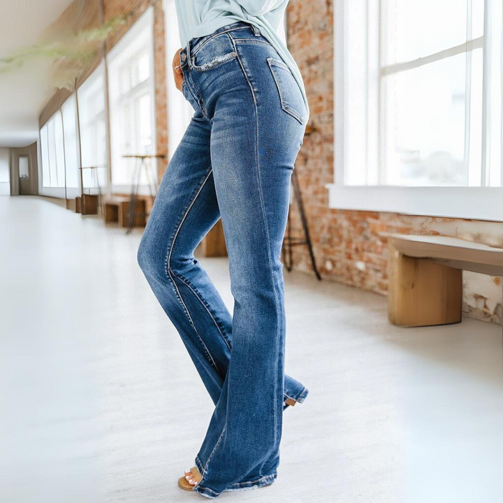 Jeans versátiles y ajustados de mujer de tiro alto y acampanados