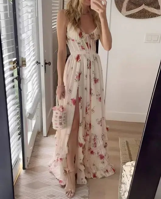 Vestido largo floral para invitada de boda con detalle femenino