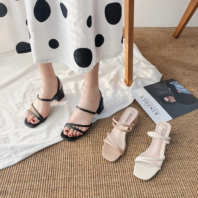 Sandalias con tacón cuadrado
