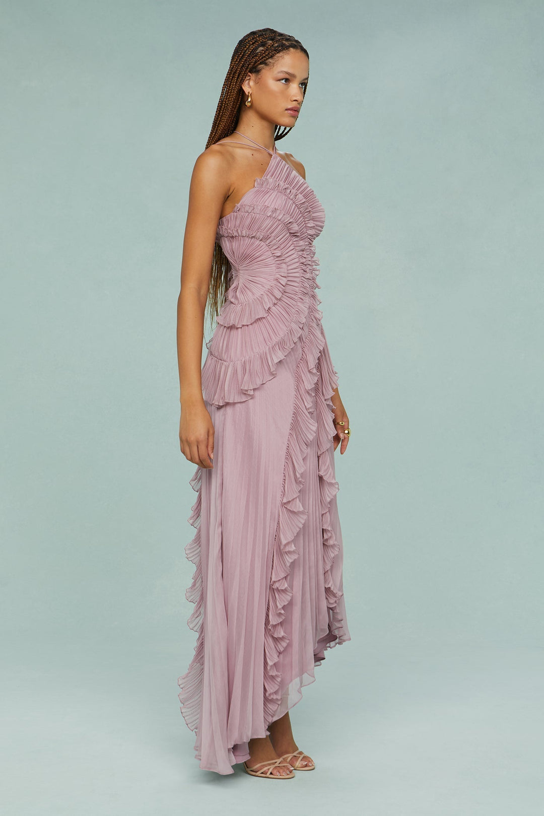 Vestido largo elegante con cuello halter