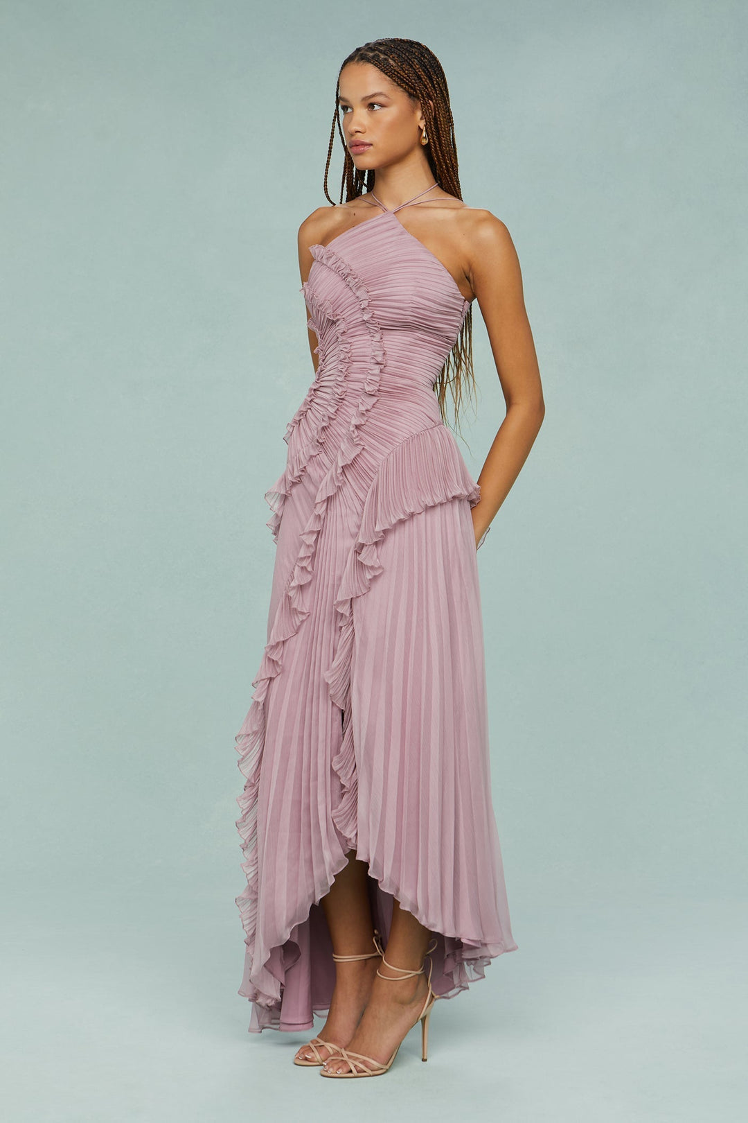 Vestido largo elegante con cuello halter