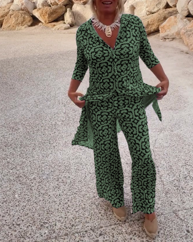 Conjunto de blusa estampada y pantalones