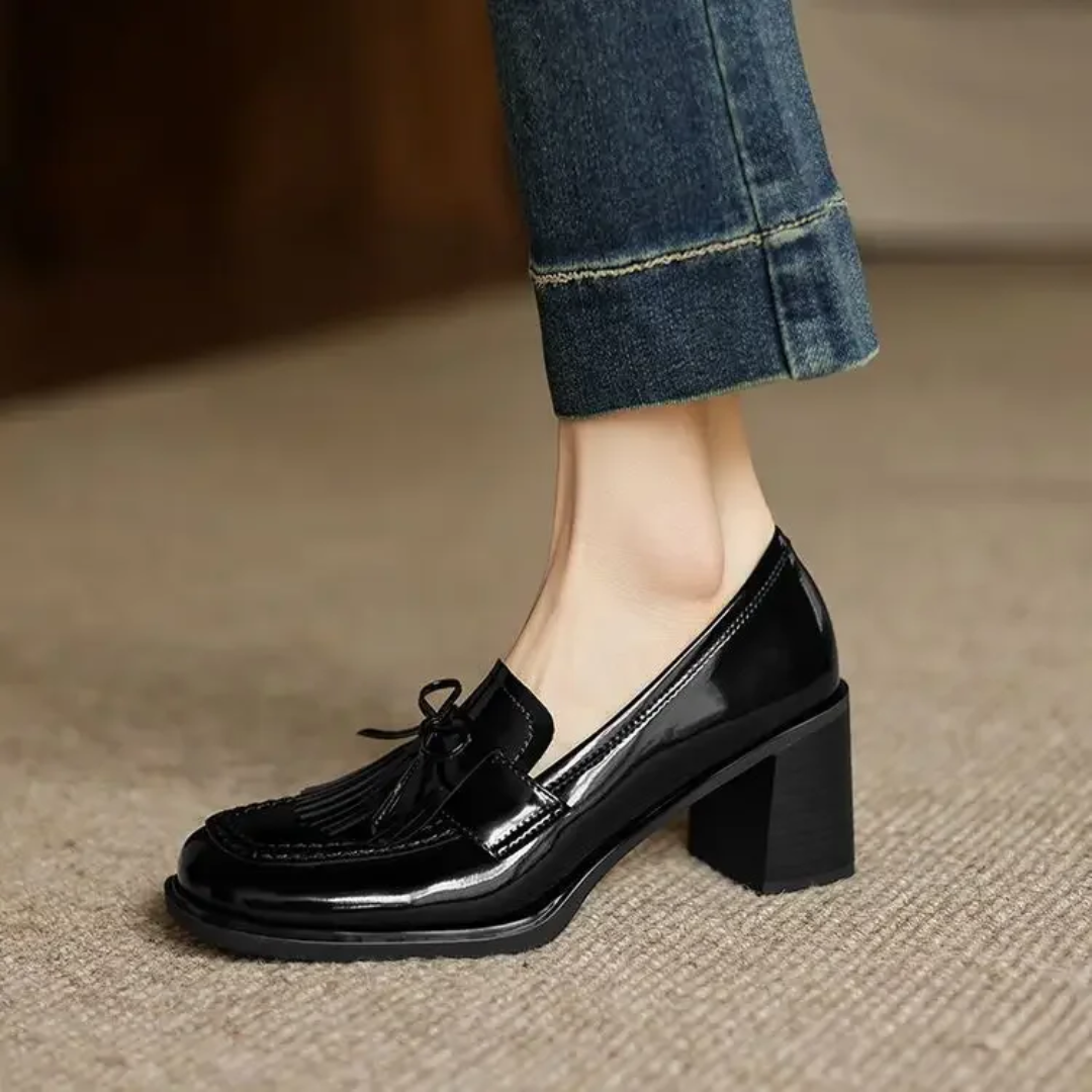 Mocasines con tacón bloque y borlas