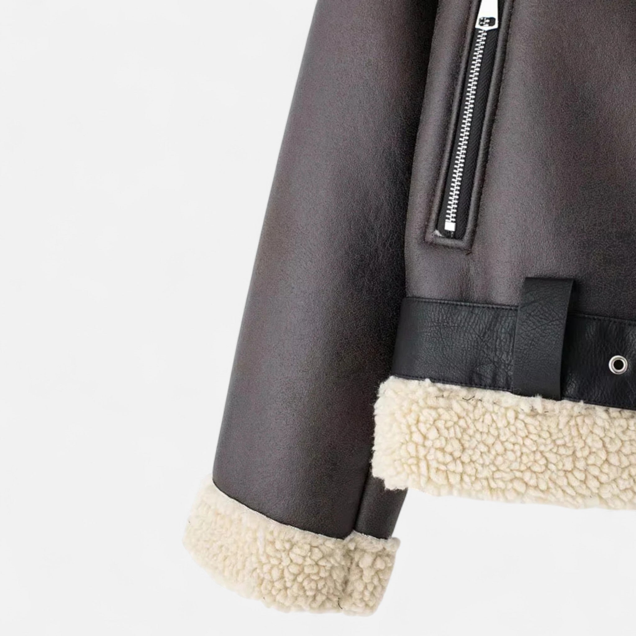 Giacca da donna autunnale in pelle con cintura