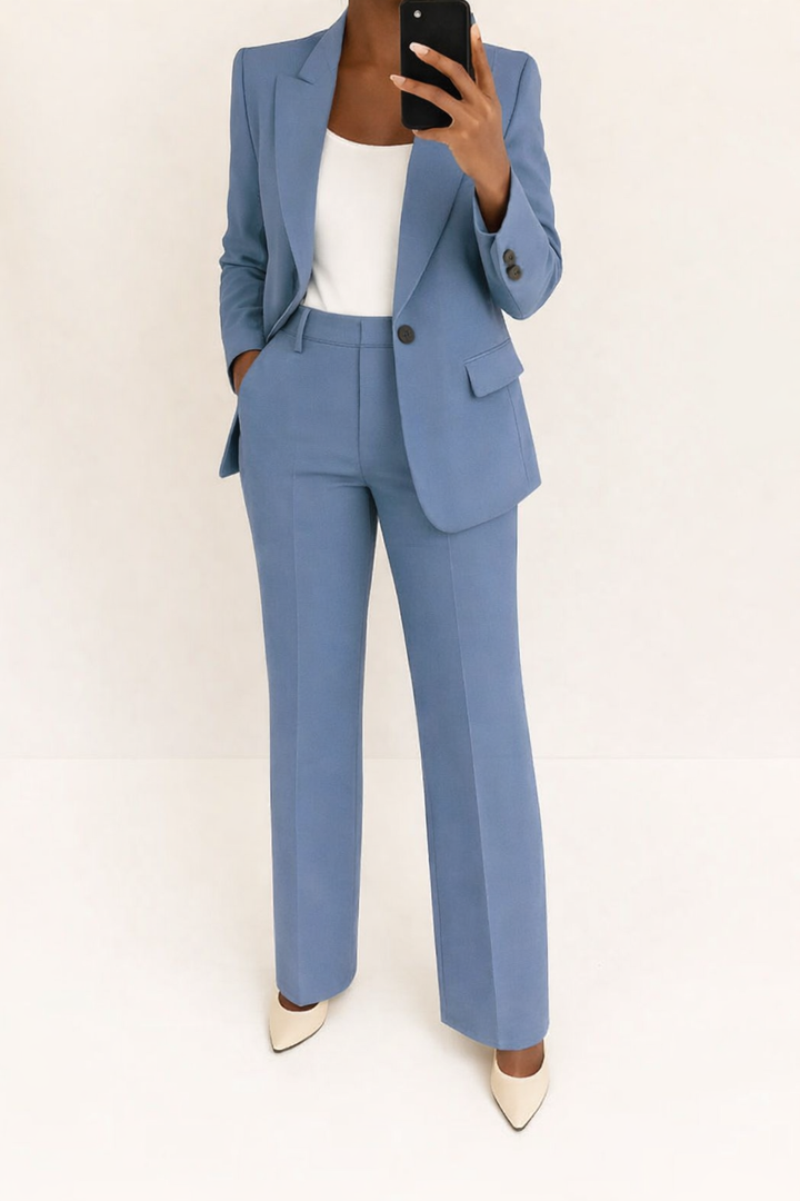 Traje elegante de dos piezas para mujer