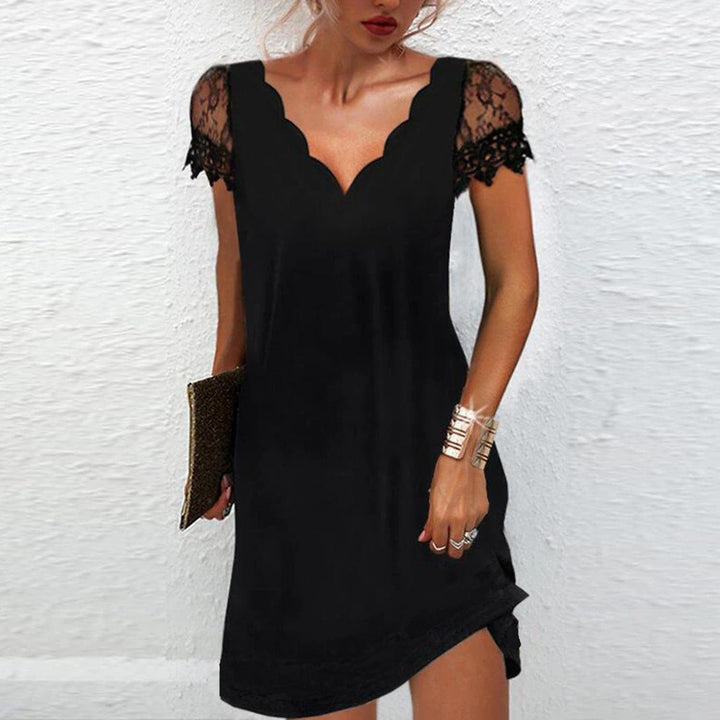 Women's Modern Elegant Sleeveless Evening Dress with Scalloped Neckline