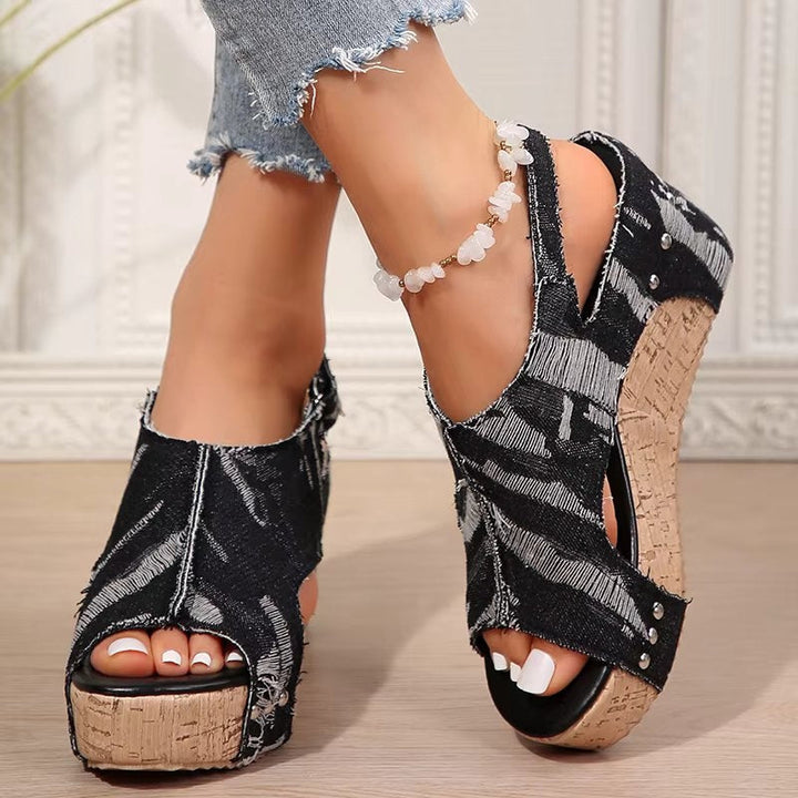 Sandalias cómodas con cuña de corcho