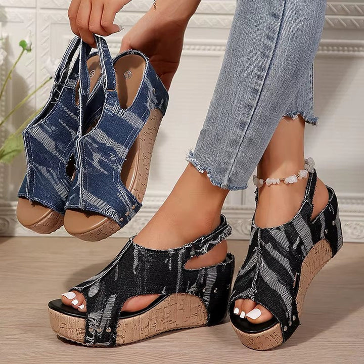 Sandalias cómodas con cuña de corcho