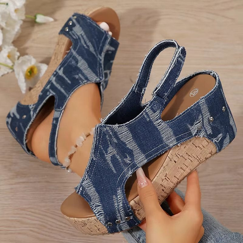 Sandalias cómodas con cuña de corcho
