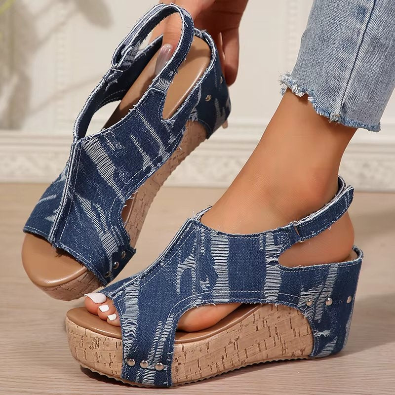 Sandalias cómodas con cuña de corcho