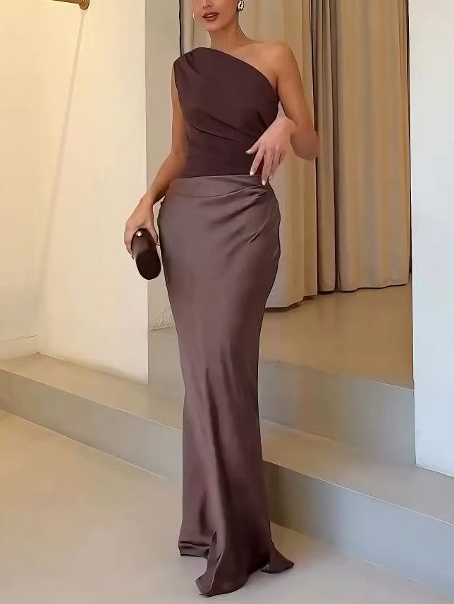 Vestido largo de fiesta plisado con un solo hombro