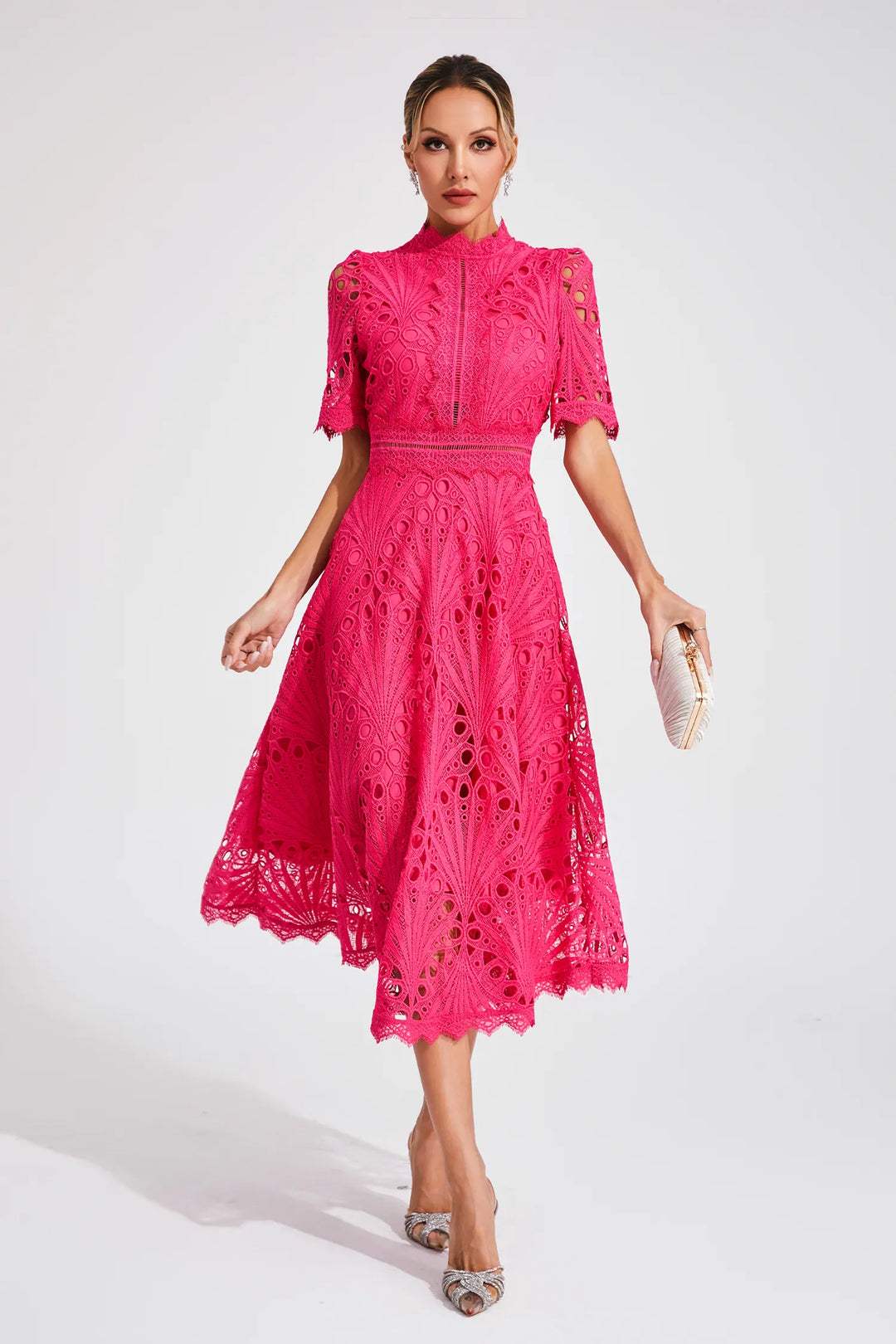 Vestido midi de encaje femenino exquisito, moderno y glamoroso con diseño recortado