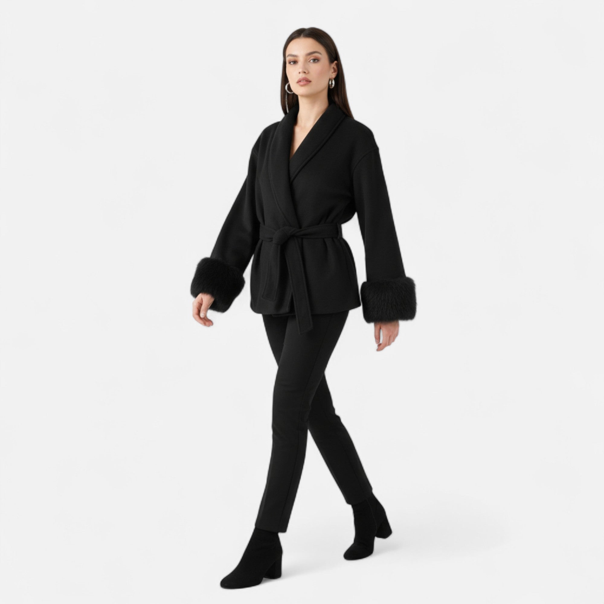 Cappotto Donna in Ecopelliccia – Eleganza Ivy League con Lacci