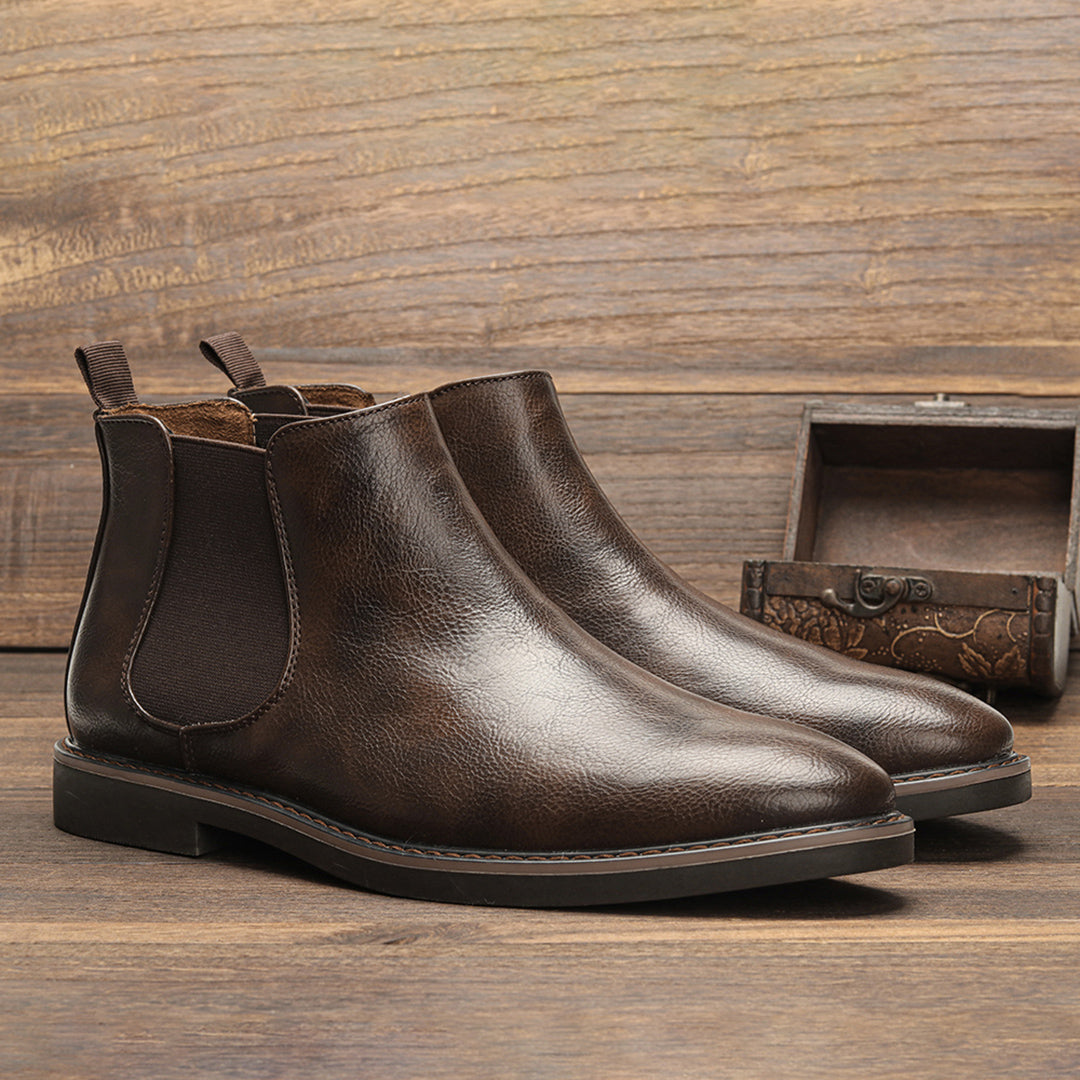 Men’s Sleek Versatile Chelsea Boots for Outdoor Use