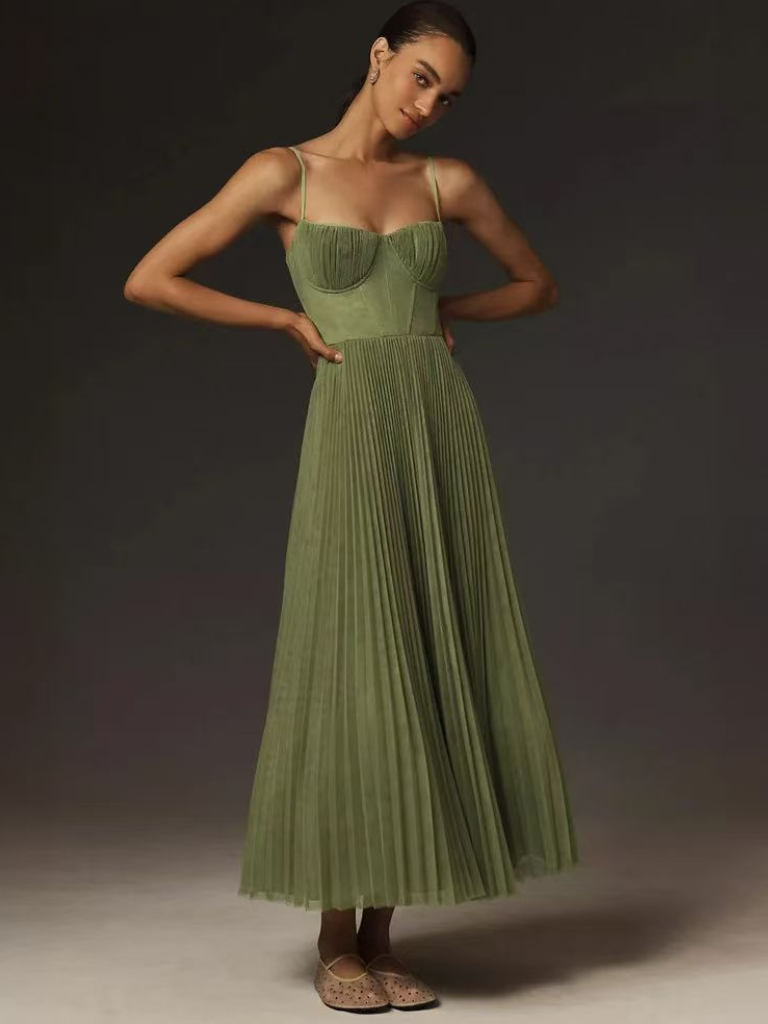 Vestido largo plisado esculpido