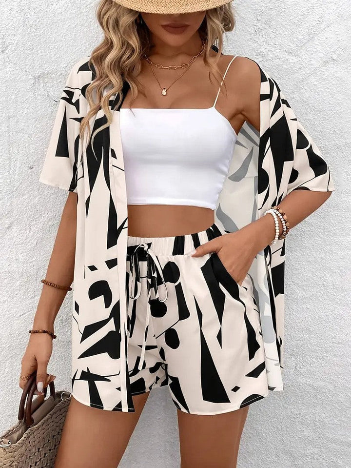Conjunto de Kimono Floral con Cárdigan y Shorts