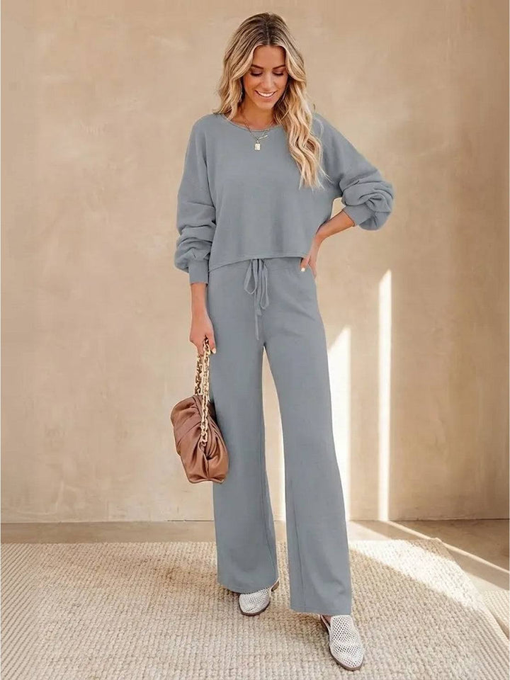 Conjunto de sudadera corta y pantalones anchos para estar en casa
