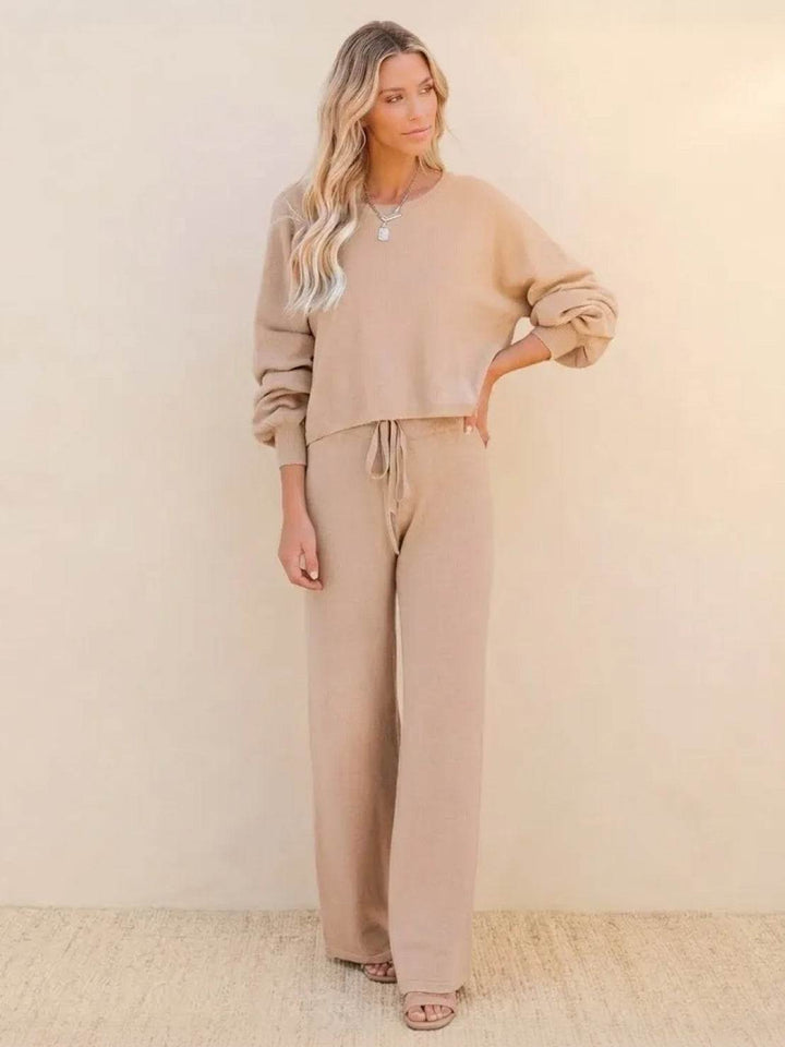 Conjunto de sudadera corta y pantalones anchos para estar en casa