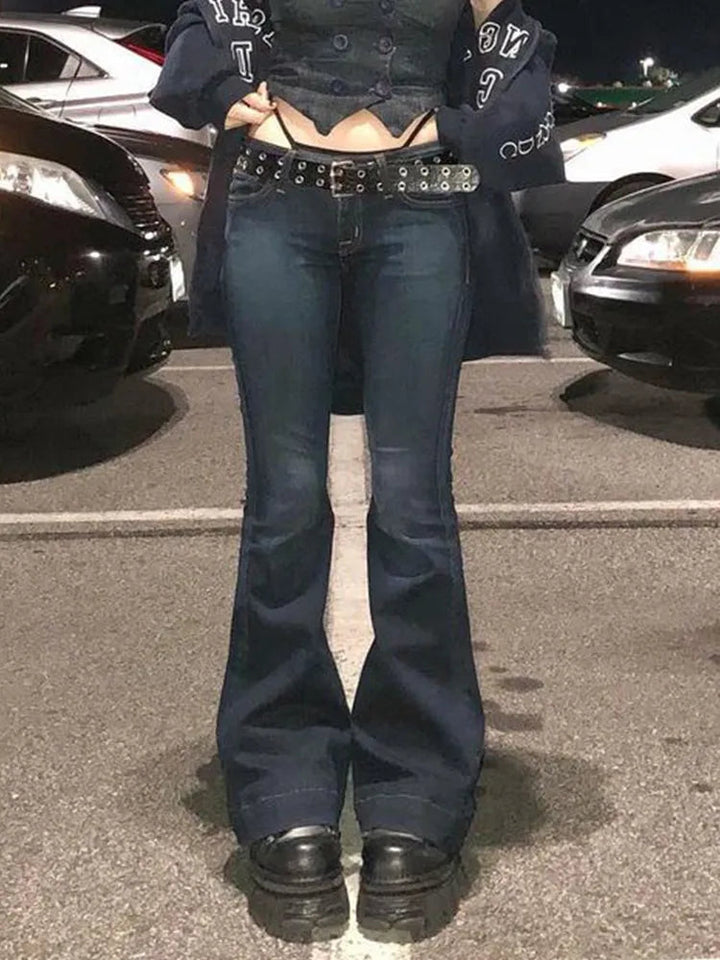 Jeans retro de mujer de tiro bajo, anchos y acampanados - ideales para días casuales