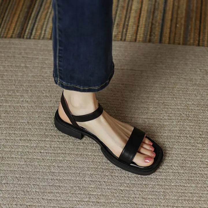 Sandalias cómodas de cuero vegano