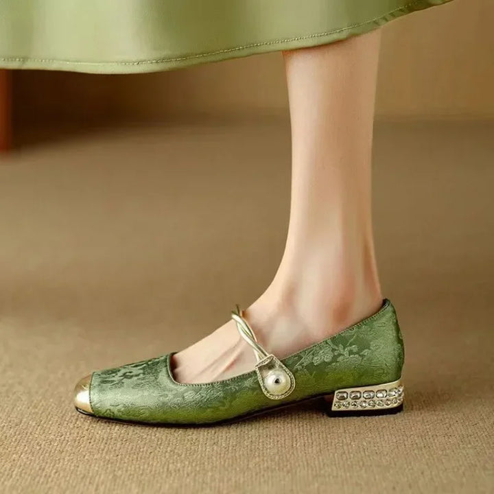 Zapatos planos Mary Jane con correa y perlas brillantes