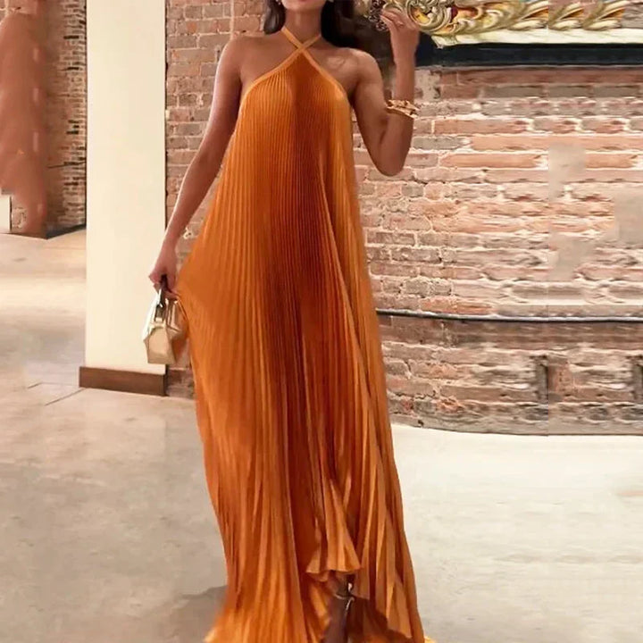Vestido largo plisado con cuello halter para eventos nocturnos