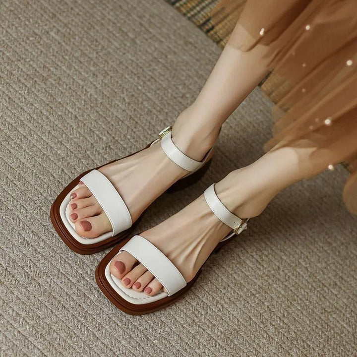 Sandalias cómodas de cuero vegano