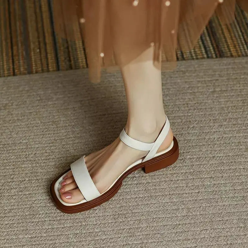 Sandalias cómodas de cuero vegano