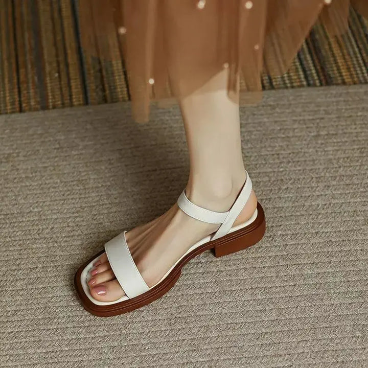 Sandalias cómodas de cuero vegano