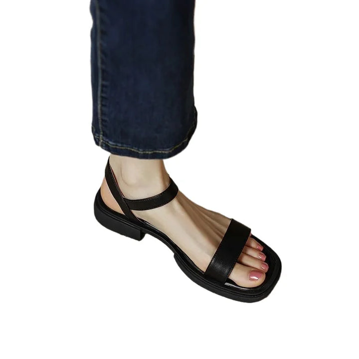 Sandalias cómodas de cuero vegano