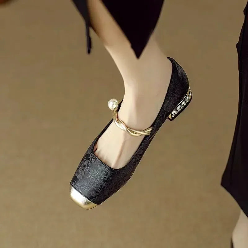 Zapatos planos Mary Jane con correa y perlas brillantes
