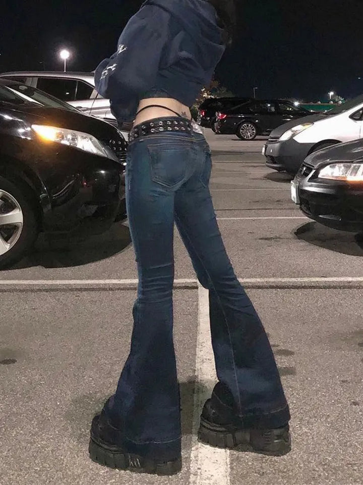Jeans retro de mujer de tiro bajo, anchos y acampanados - ideales para días casuales