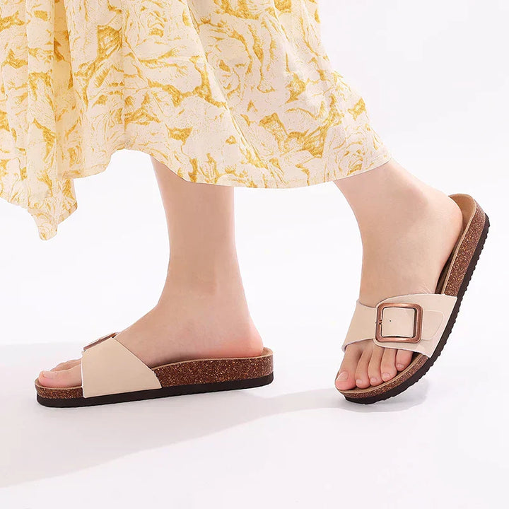 Sandalias con hebilla plana ajustable