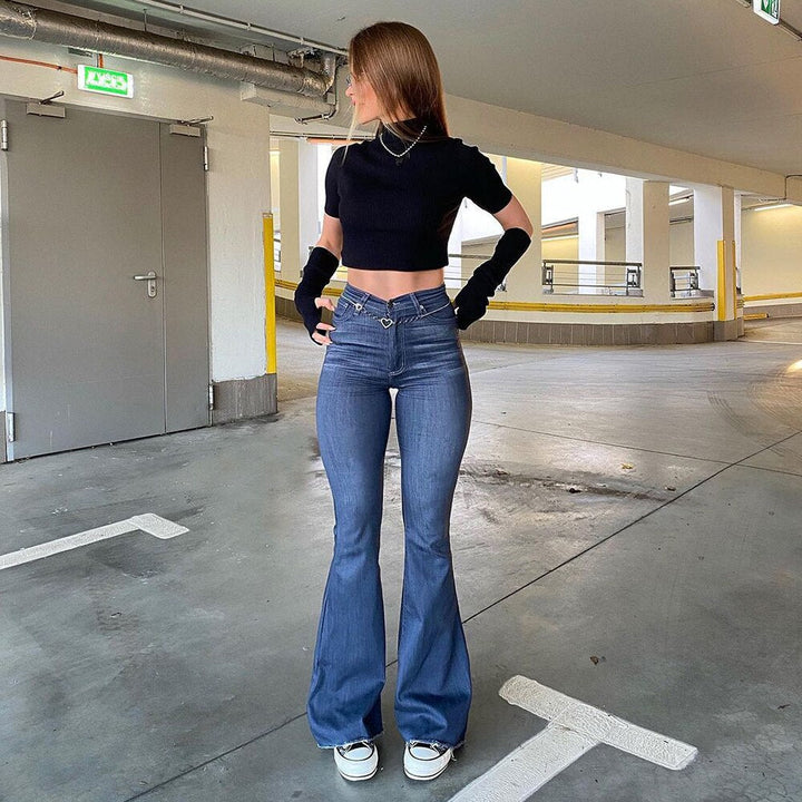 Jeans versátiles de mujer de mezclilla azul de tiro alto para todas las estaciones y acampanados