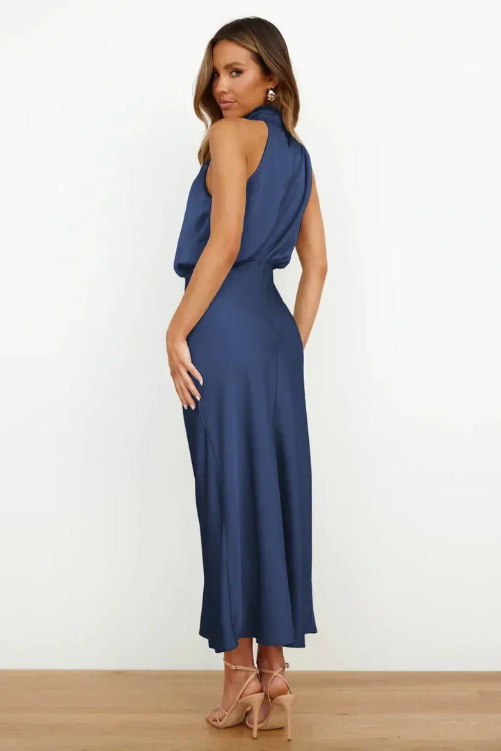 Vestido midi elegante de noche con cuello halter