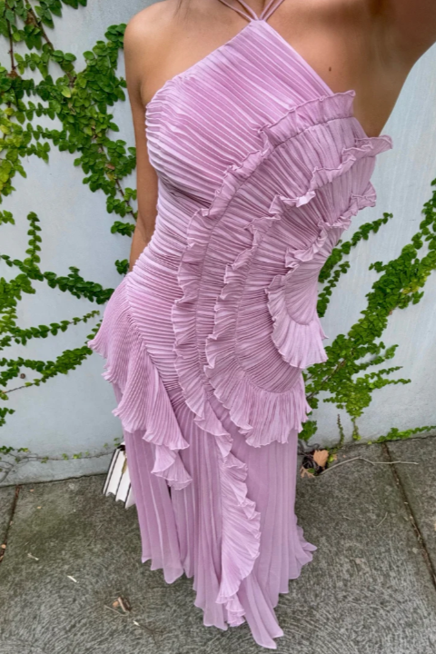 Vestido largo elegante con cuello halter