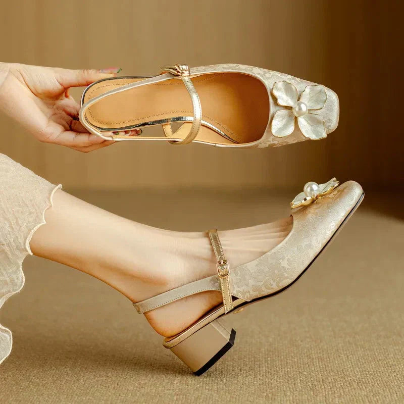 Zapatos de tacón con tira trasera y estampado floral