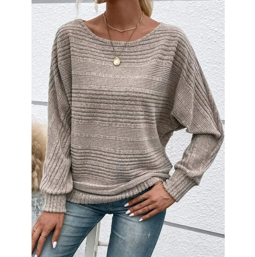 Maglione minimalista con scollo rotondo a pezzi