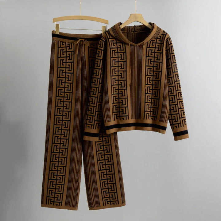 Conjunto cómodo de sudadera con capucha y pantalones