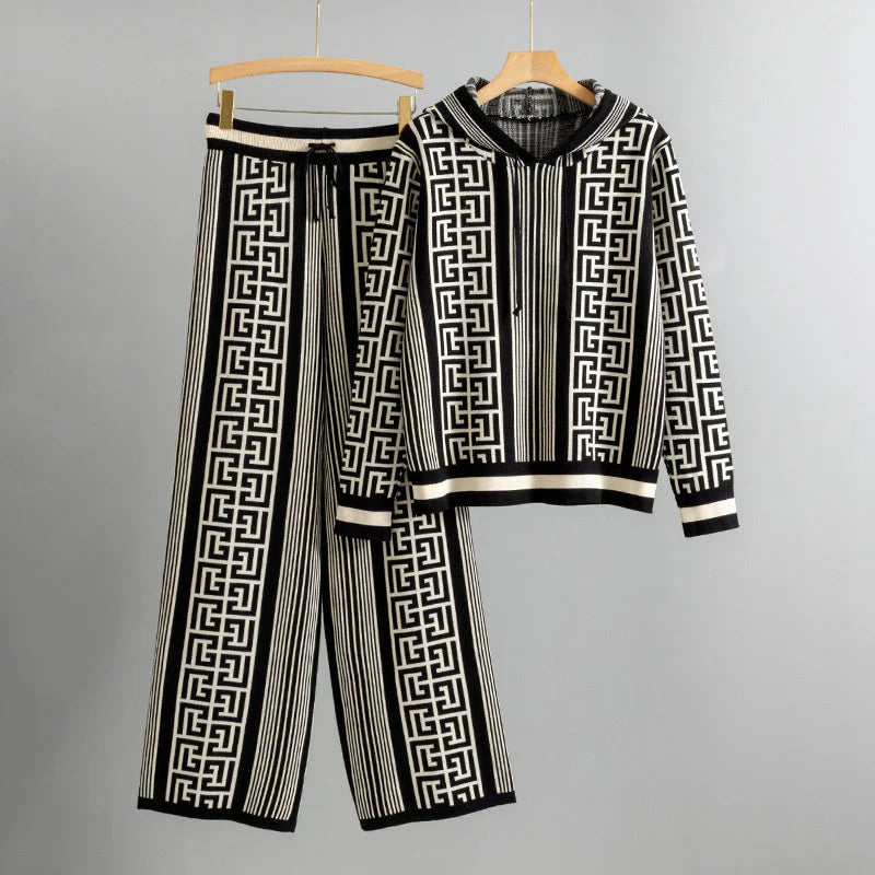 Conjunto cómodo de sudadera con capucha y pantalones