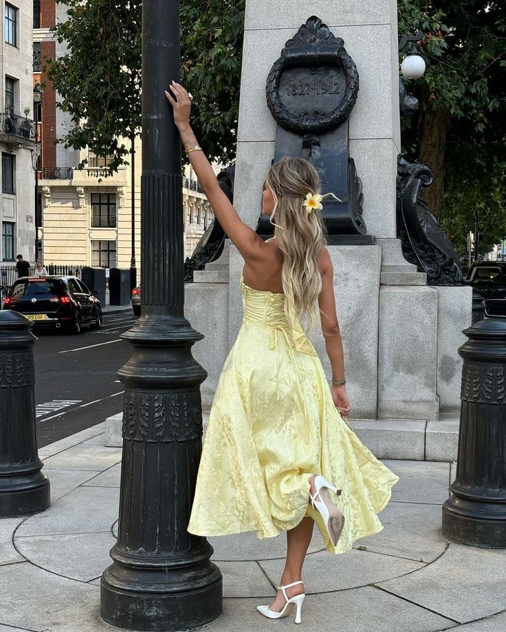 Embellished V-Neck Maxi Dress for Formal Occasions