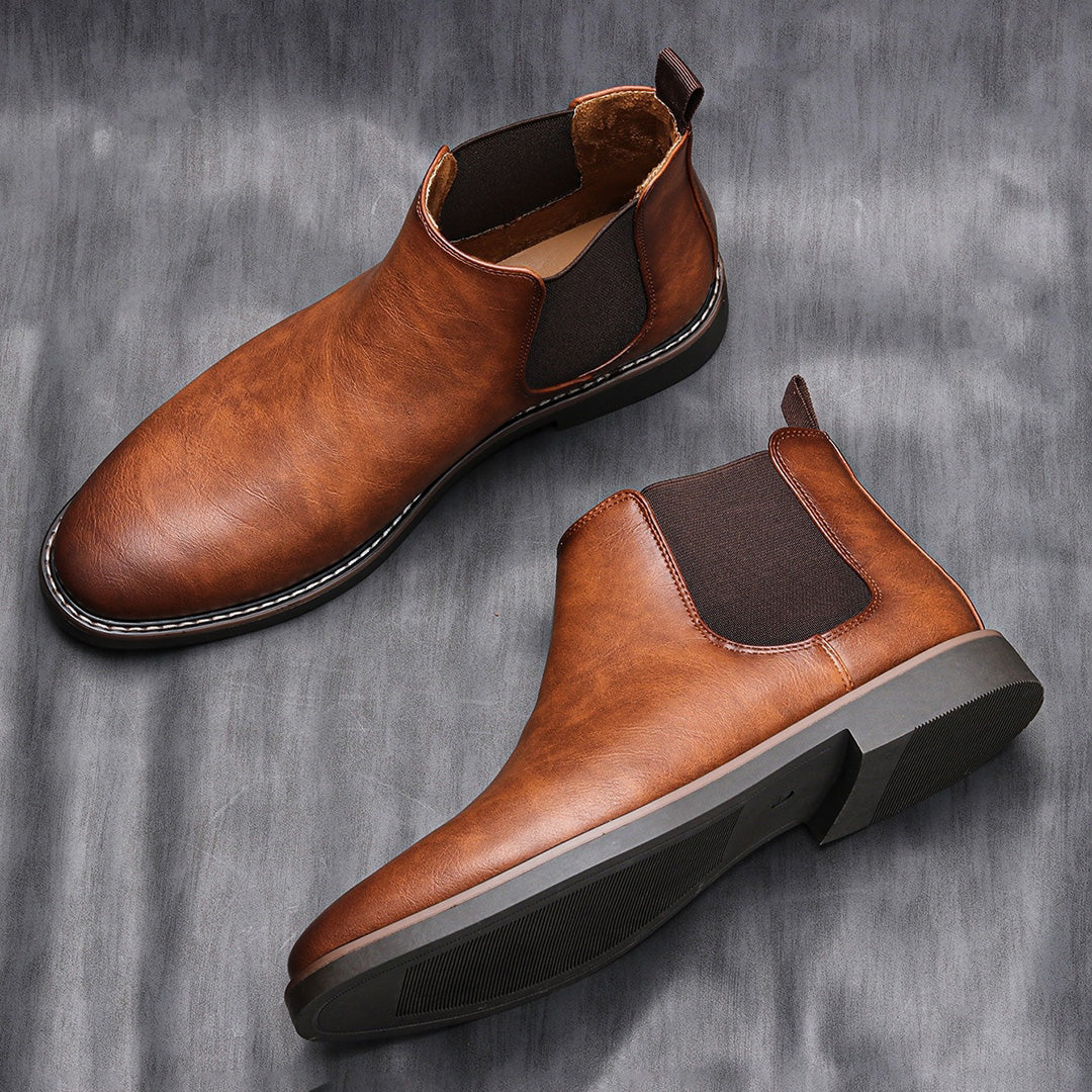 Men’s Sleek Versatile Chelsea Boots for Outdoor Use