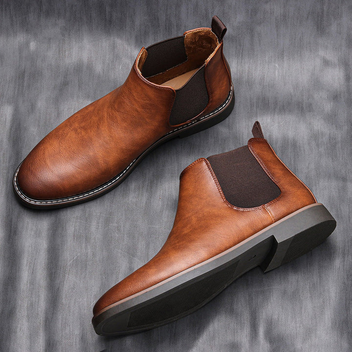 Men’s Sleek Versatile Chelsea Boots for Outdoor Use