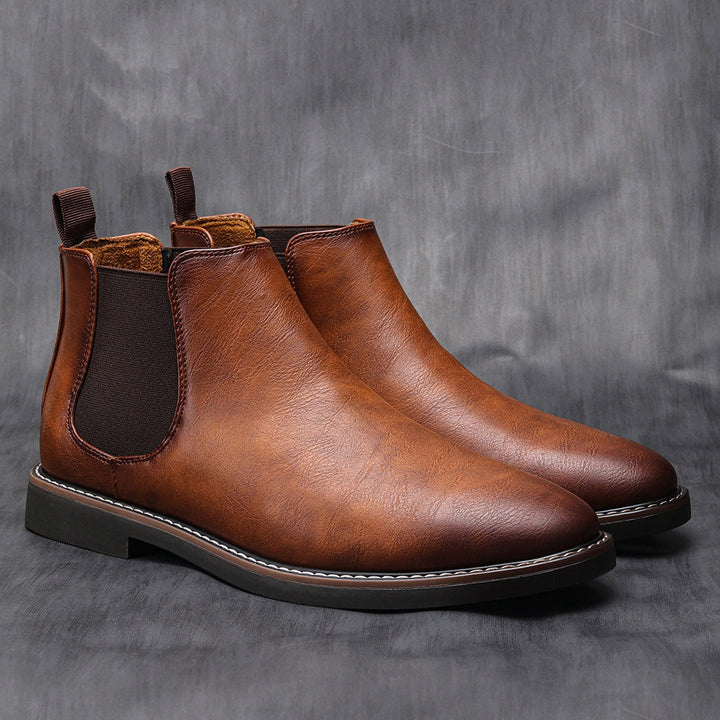 Men’s Sleek Versatile Chelsea Boots for Outdoor Use