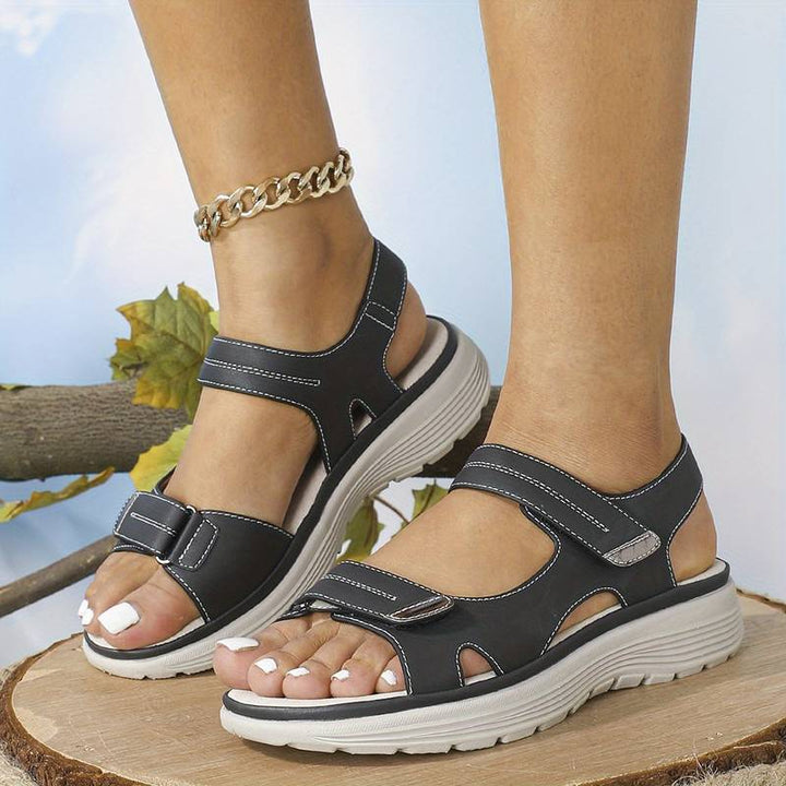Sandalias ortopédicas flexibles y cómodas