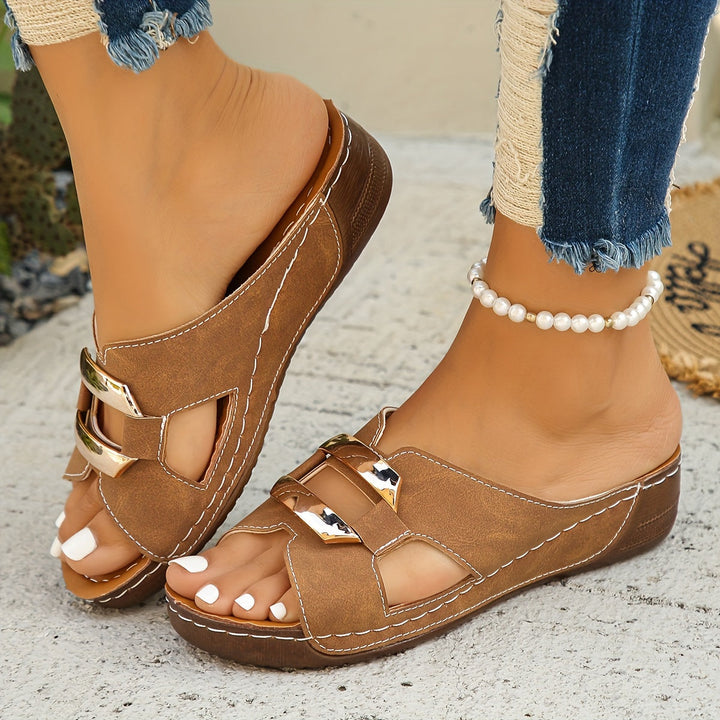Sandalias cómodas con hebilla ajustable