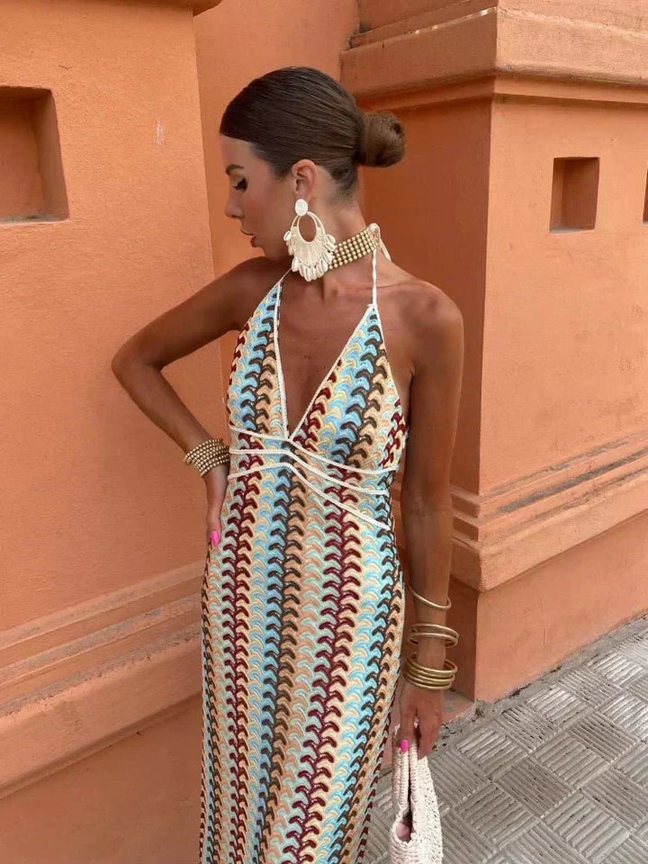 Vestido largo elegante para invitada de boda con estructura suave